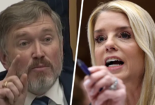 Pam Bondi’s Prepared Insult Flash Cards Exposed by GOP Rep Pam Bondi’s Prepared Insult Flash Cards Exposed by GOP Rep