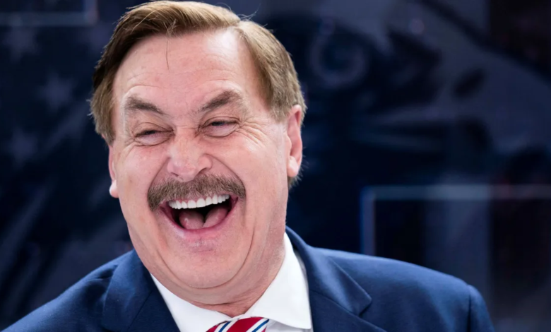 Loony Trump Lackey Turns on GOP With Wild Sabotage Claim Loony Trump Lackey Turns on GOP With Wild Sabotage Claim