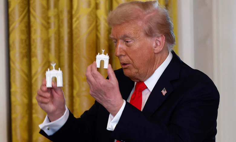 Public Launches Unprecedented Barrage Against Trump’s ‘Grotesque’ Arch Public Launches Unprecedented Barrage Against Trump’s ‘Grotesque’ Arch